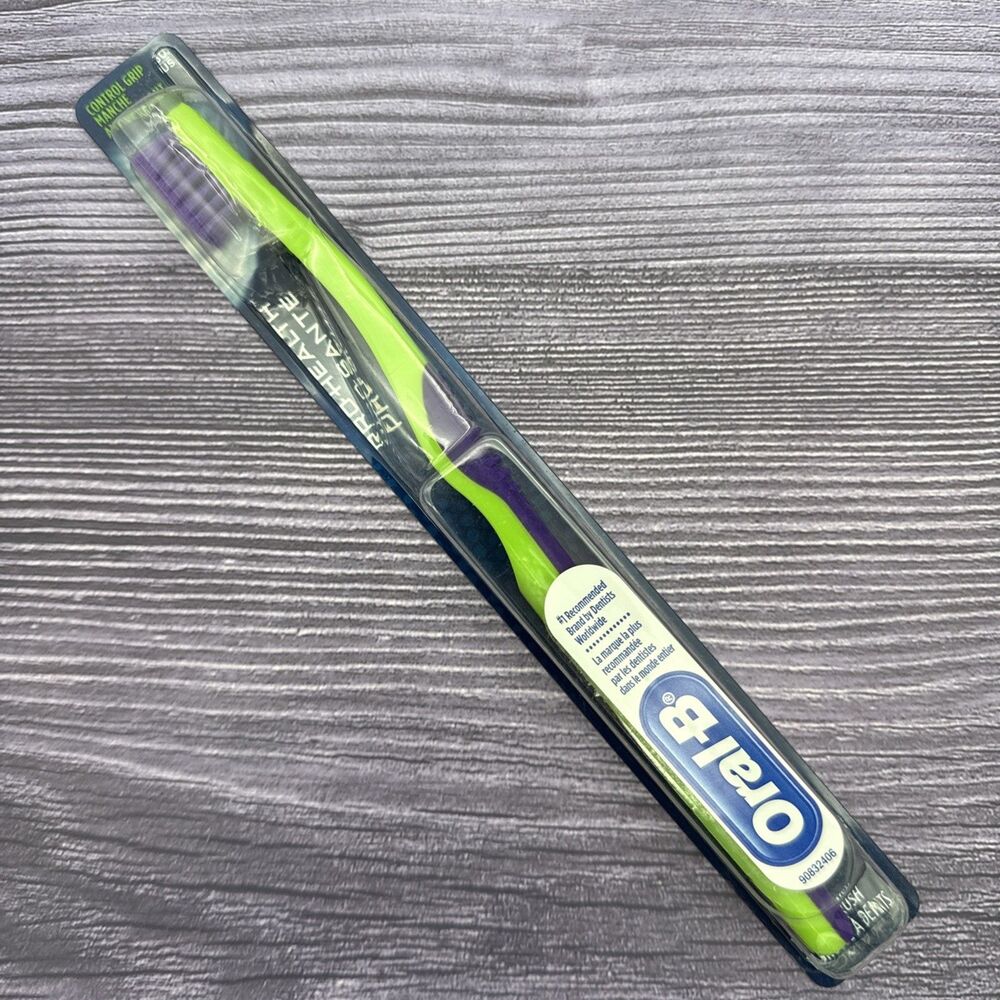 Oral-B Ultra Dense Soft Bristles Manual Toothbrush Compact Clean 30 Green
